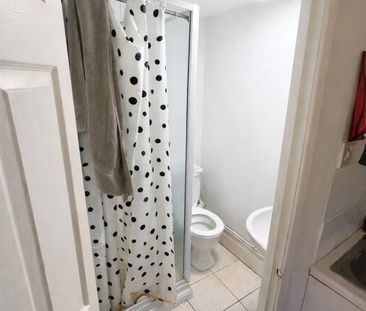 Studio Flat, Dennington Park Road, NW6 - Photo 3