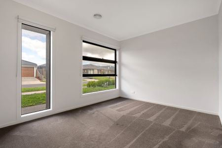 Low Maintenance Family Home - Photo 5