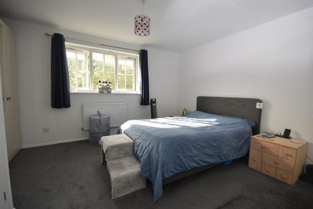 2 bedroom semi-detached house to rent - Photo 2