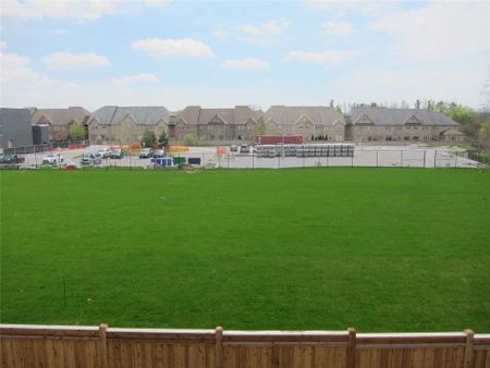 For Lease - 105 Laskin Drive, Vaughan, Ontario - Photo 5