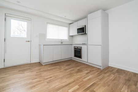 39 Riverwood Parkway - Photo 2