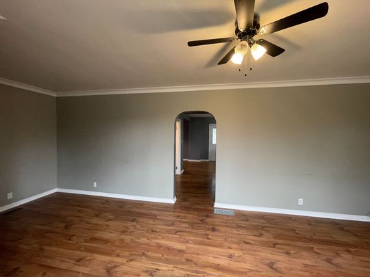 For Lease - 64 Edward Street, St. Thomas, Ontario - Photo 1