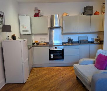 2 bedroom flat to rent - Photo 3