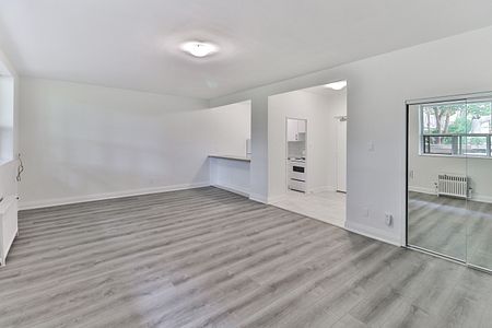 Bachelor (31) - Photo 2