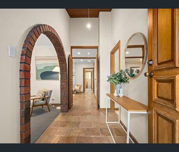 Large family home in Superb location - Photo 5