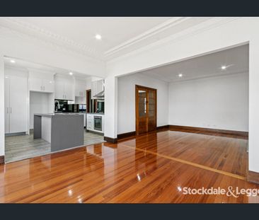 Modern 3 Bedroom, 2 Bathroom Home - Available Now! - Photo 4