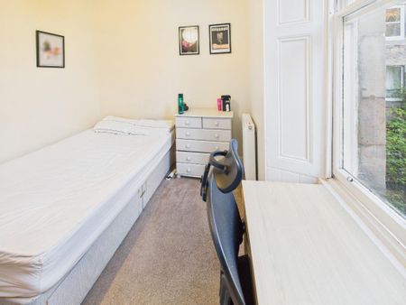 3 bedroom flat to rent - Photo 5