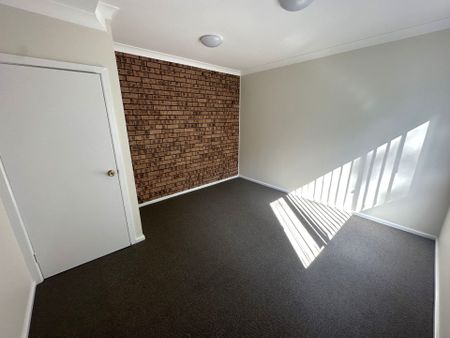 Lakeside Family Home - Photo 5