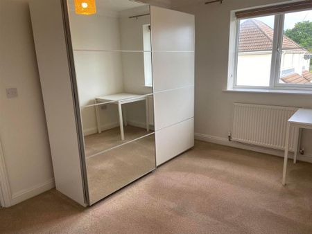 4 bedroom semi-detached house to rent - Photo 2