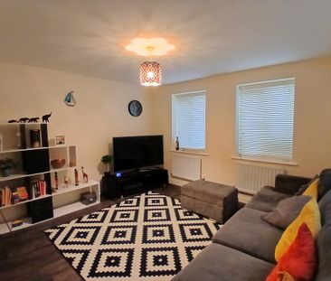 4 bedroom semi-detached house to rent - Photo 1