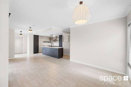 Finding Comfort in Spearwood - Photo 3