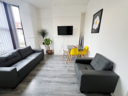 Room in a Shared House, Chirkdale Street, L4 - Photo 1