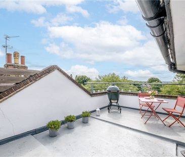 Flat to rent - Shooters Hill Road, London, SE3 - Photo 2