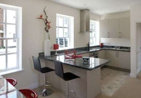 2 Bedroom - Photo 5