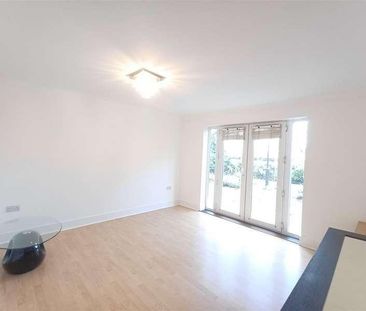 Tobermory Close, Langley, SL3 - Photo 6