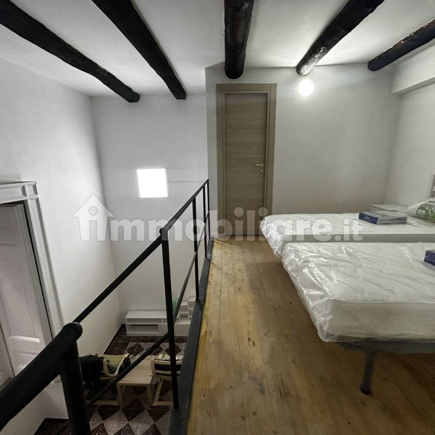 Bilocale via Santa Maria di Costantinopoli, Centro Storico, Napoli - Foto 1