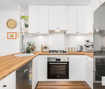 35b West Parade, Perth WA 6000 - Townhouse For Rent | Domain - Photo 5