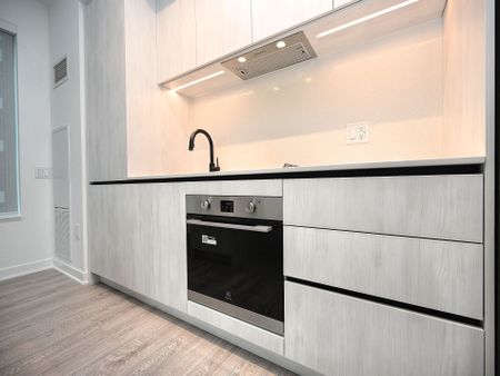 For Lease - 2495 Eglinton Avenue Unit# 704, Mississauga, Ontario - Photo 4