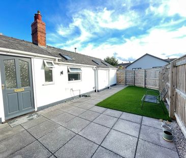 3 bedroom Semi-Detached House to let - Photo 2