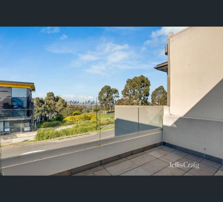 5 Skyline Drive, Maribyrnong, Vic 3032 - Photo 1