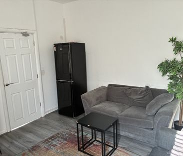 Room in a Shared House, Aldbourne Road, CV1 - Photo 3