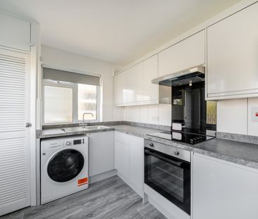 Maisonette to rent - High Street, West Wickham, BR4 - Photo 1