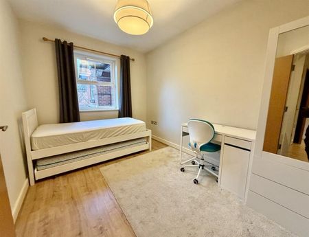 2 Bedroom Apartment To Let - Photo 4