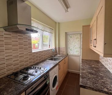 3 Bed Semi-Detached House, Whitefoot Lane, BR1 - Photo 6