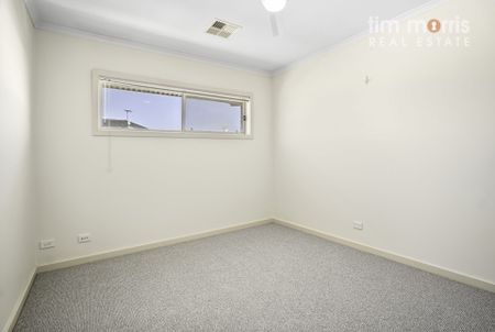 44 Hindmarsh Circuit Mawson Lakes SA - Photo 4