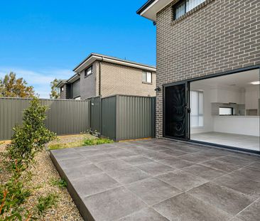 Contemporary townhouse - Photo 3