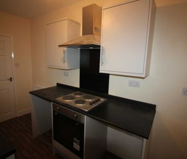 2 bed Flat - Photo 5