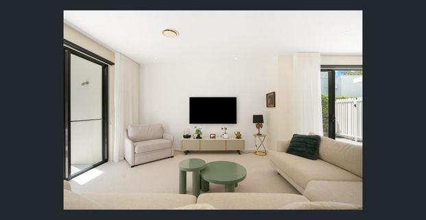 ELEGANT TWO STOREY VILLA IN PRESTIGIOUS GATED COMMUNITY! - Photo 1