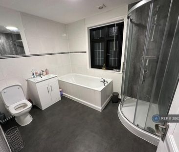 1 bedroom in a house share to rent - Photo 3