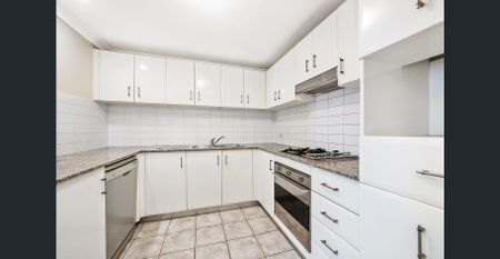 Spacious Ground Floor Garden Apartment - Photo 5