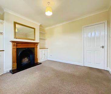 3 bedroom Mid Terraced House to let - Photo 2