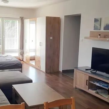 Nový byt s balkonem v ulici Pod Zámečkem - Photo 1