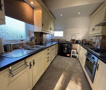 3 bedroom terraced house to rent - Photo 5