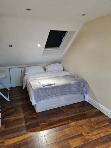 2 Bed Flat, Hatherley Gardens, E6 - Photo 5