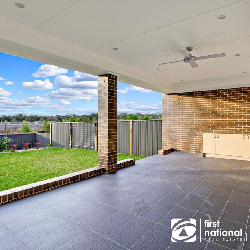 5a Blue Wren Way, 2155, Kellyville Nsw - Photo 1