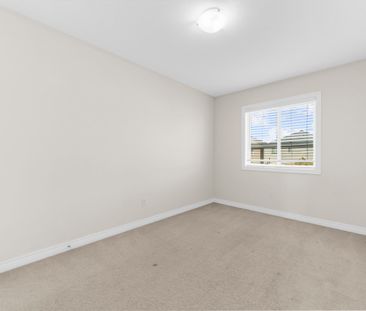 For Lease - 54 Medici Lane, Hamilton, Ontario - Photo 2