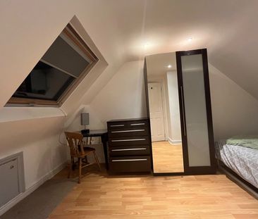 Room in a Shared House, Fitzneal Street, W12 - Photo 4