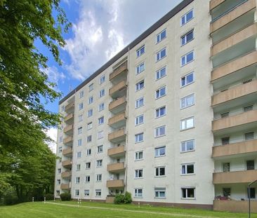 Großzügig geschnittene 2-Zi.-Wohnung mit Balkon! - Foto 3