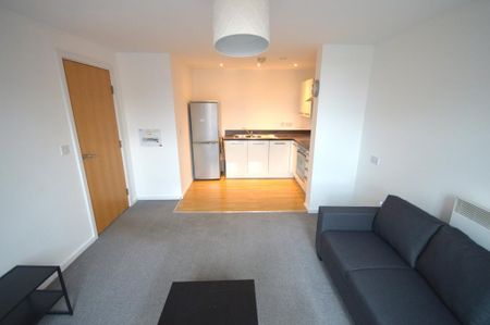 2 bedroom flat to rent - Photo 3