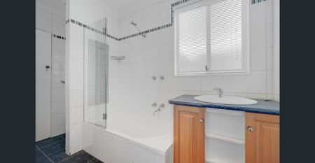 Comfortable 3 Bedroom Home - Photo 5