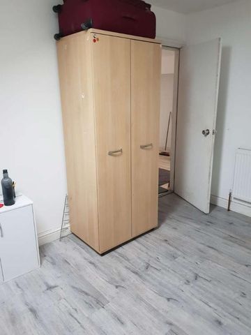 Monton Road, Eccles, M30 - Photo 2