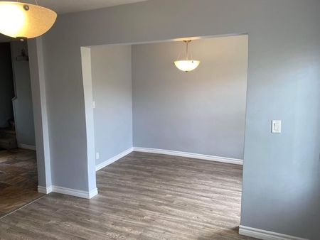 For Lease - 396 Macnab Street, Hamilton, Ontario - Photo 3