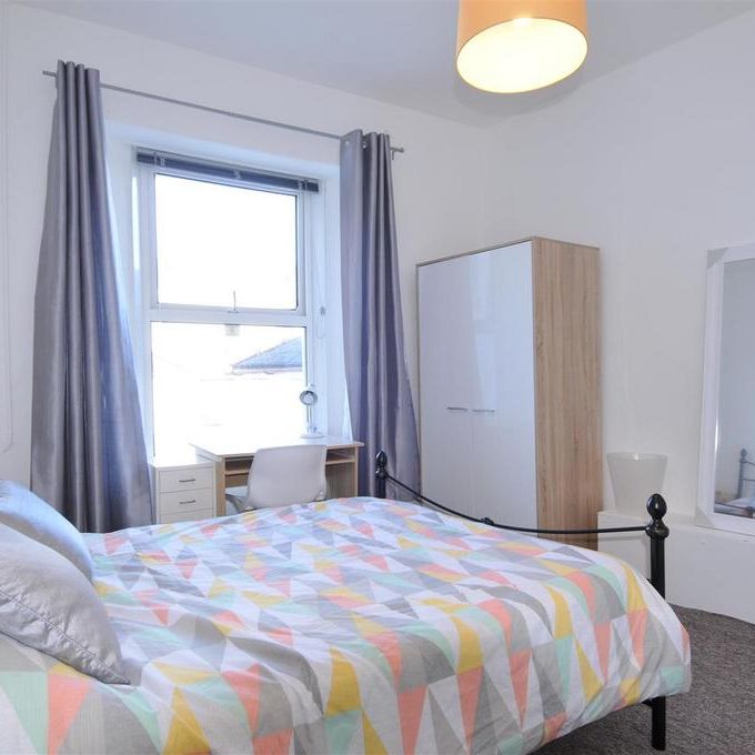 5 bedroom house to rent - Photo 1