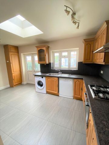 3 bedroom terraced house to rent - Photo 5