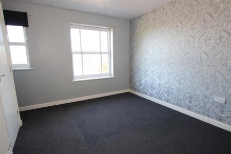 2 bedroom townhouse to rent - Photo 3