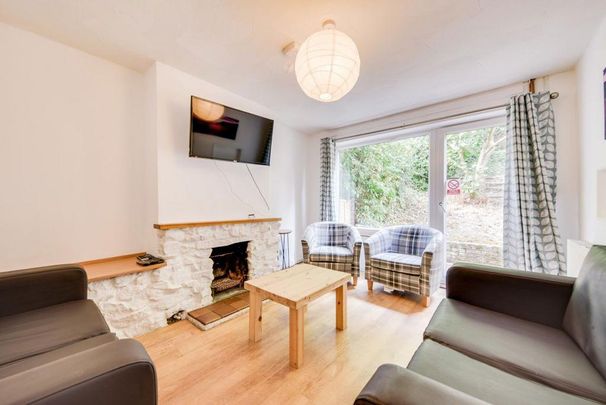 6 bedroom house to rent - Photo 1